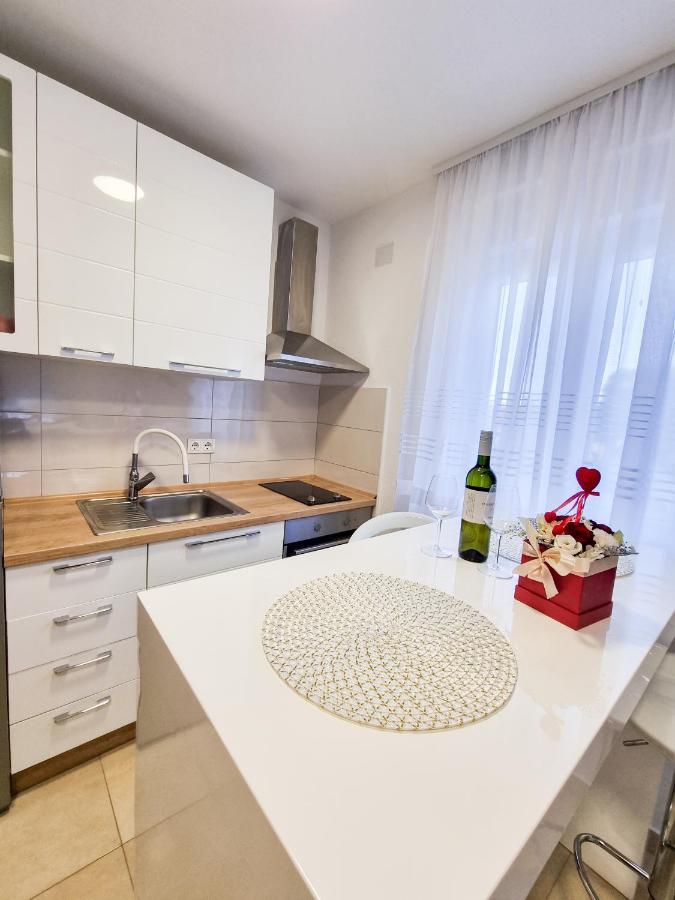 Apartment Ane 2 Tisno Zewnętrze zdjęcie