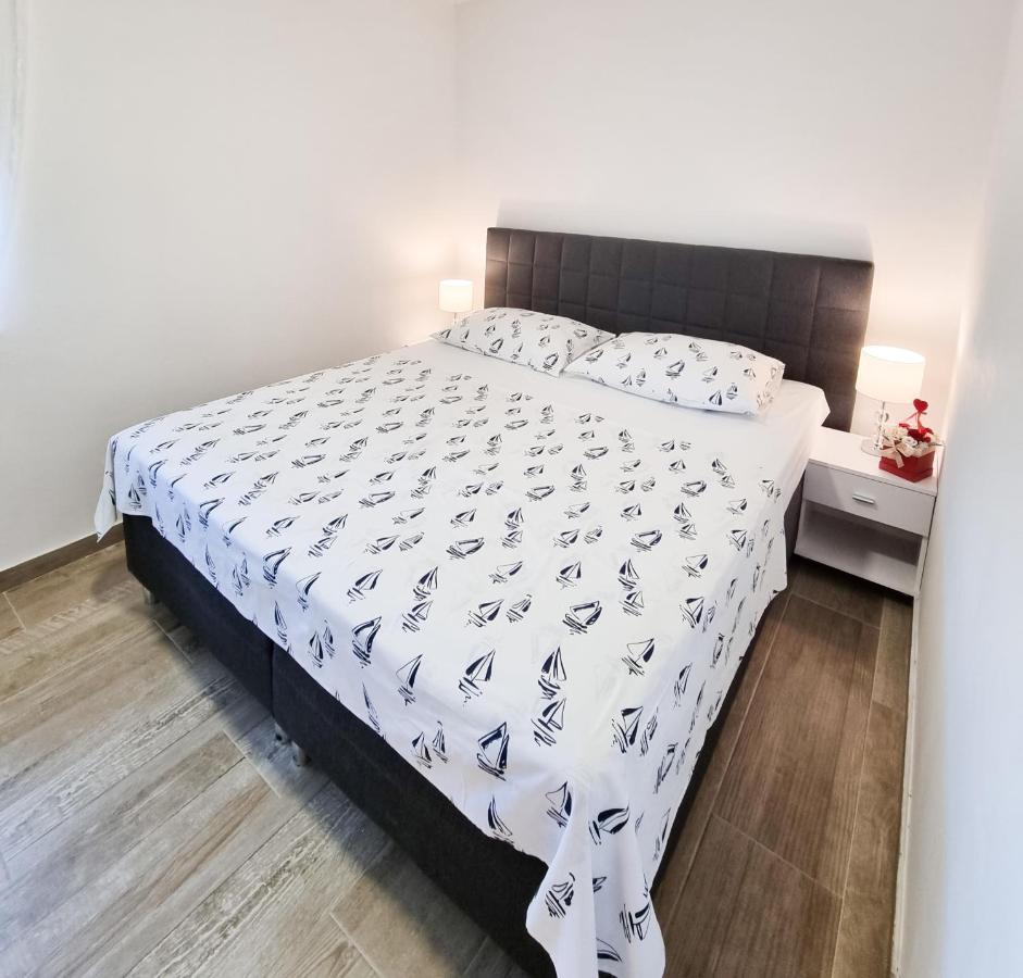 Apartment Ane 2 Tisno Zewnętrze zdjęcie